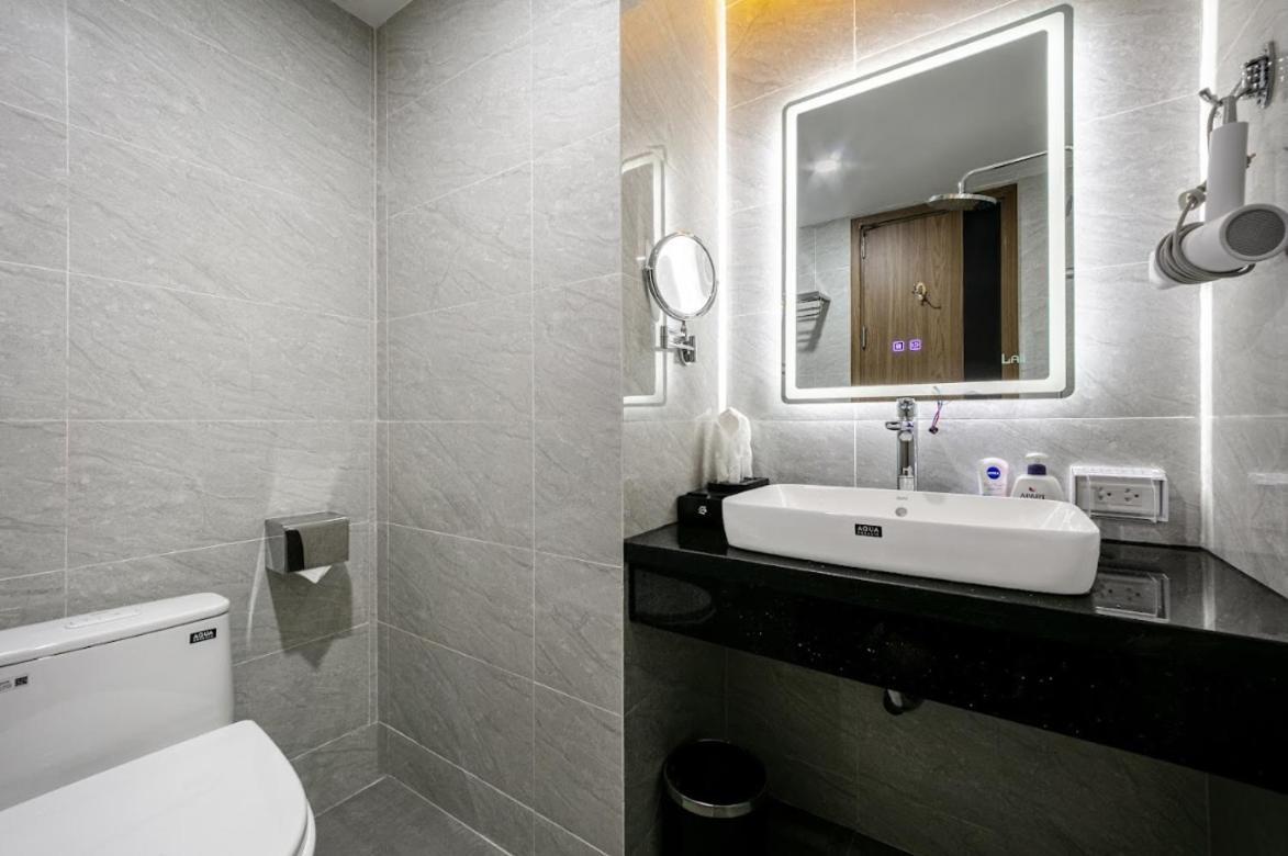 A25 Hotel - 21 Nghia Tan Hanoi Exteriör bild